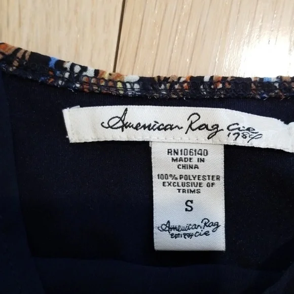 Beautiful summer women's dress, Size S - Picture 6 of 8